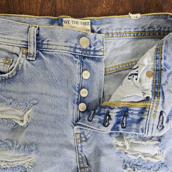 We The Free The Maggie Mid Rise Straight Leg Light Wash Destroyed Button Fly - Picture 4 of 9